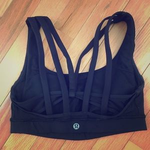 Lululemon strappy sports bra size 4